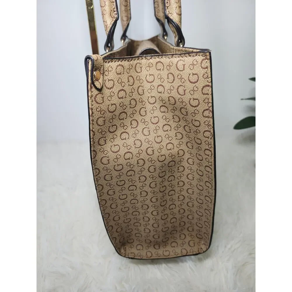 Guess Tote Bag Women's Cream Brown Gold Tone Preppy Classic Monogram Logo
